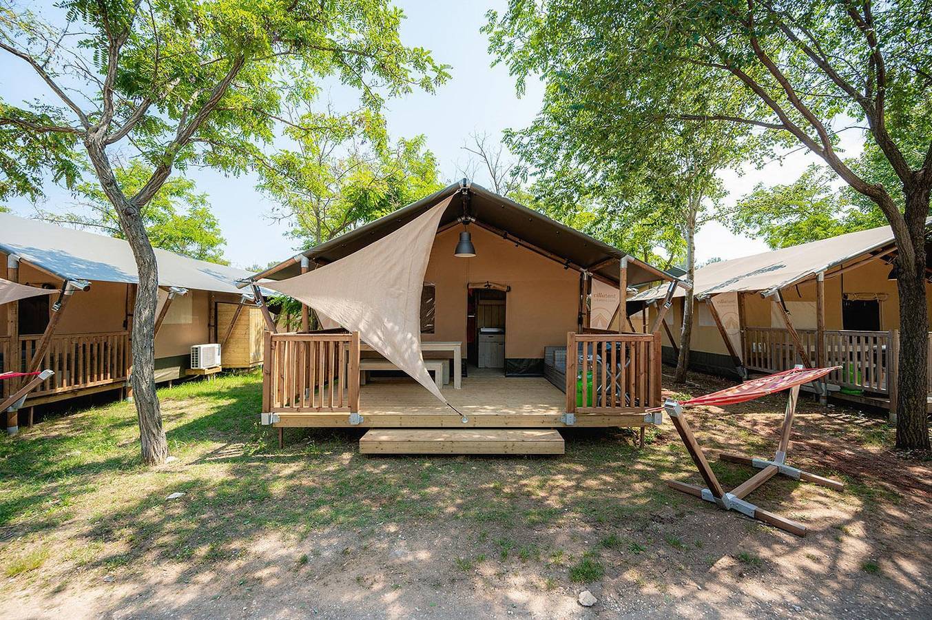 Campeggio Gasparina — Campeggio Gasparina | Villatent Outback | 4 pers. in Castelnuovo del Garda, Gardasee-Berge
