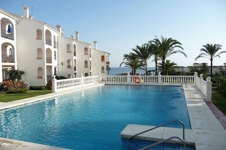 Apartamento de vacaciones para 4 personas, con jardín además de piscina y balcón - 1