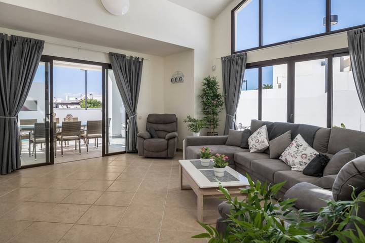 Casa Dubh Linn: Moradia Moderna com Piscina Privada em Playa Blanca in Blanca Beach, Yaiza