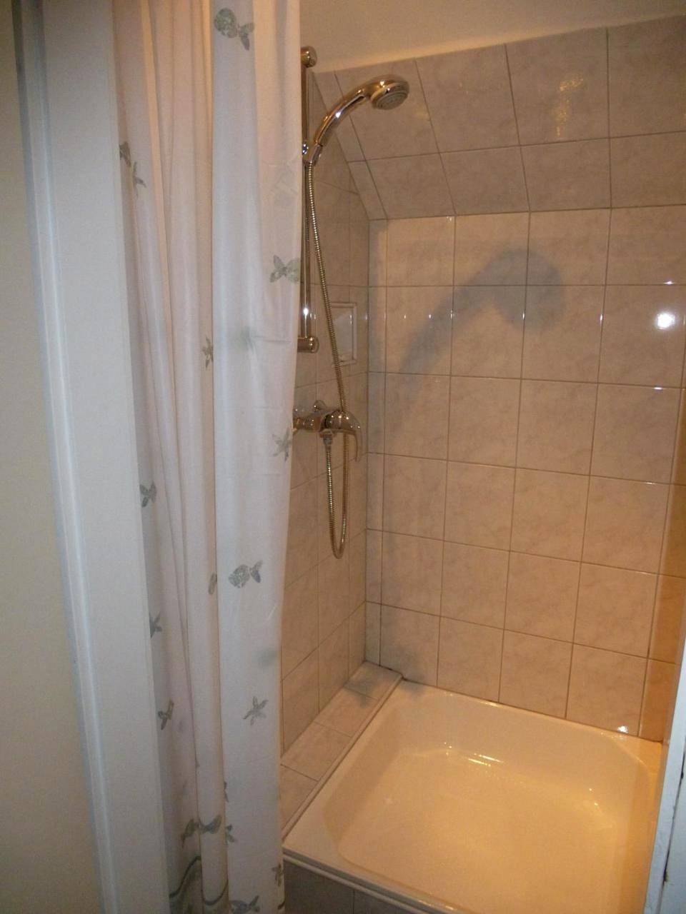Ganze Wohnung, Two-Bedroom Apartment with Balcony in Pörtschach am Wörthersee, Klagenfurt-Land