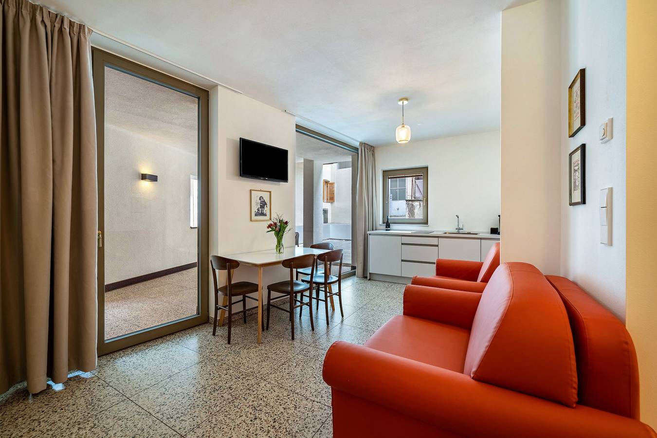 Ganze Wohnung, Ferienwohnung 'Domus Faber 2' mit Bergblick, Wlan und Klimaanlage in Meran, Texelgruppe