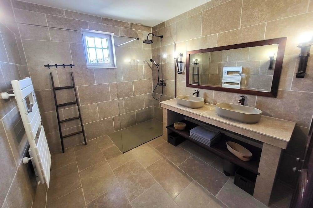 La Massette du Cheval Blanc **** Charaktervilla aus Trockenstein in L'Isle-sur-la-Sorgue, Vaucluse