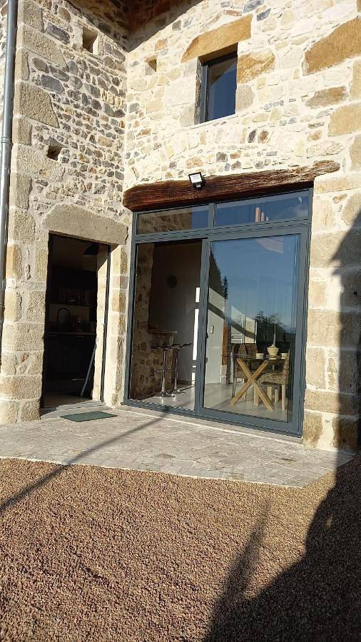 Location de vacances pour 6 personnes, avec jardin et vue, adapté aux familles à Parent - 3