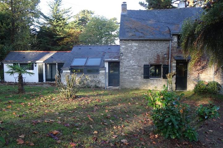 Location de vacances pour 6 personnes, avec terrasse ainsi que jardin et jacuzzi dans Plage Du Men Armor