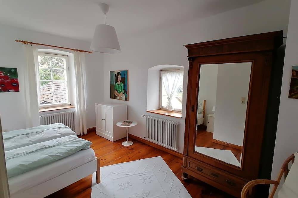 Ganze Wohnung, Großes Ferienhaus für 6 Personen mit Kamin (150qm) in Oberschwarzach, Fränkisches Weinland