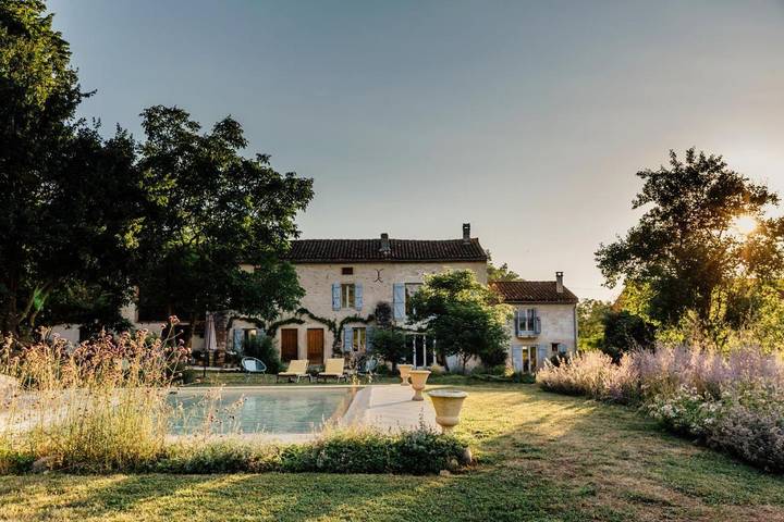 Chambre d’hôte pour 2 personnes, avec piscine ainsi que terrasse et jardin dans l' Ariège - 2