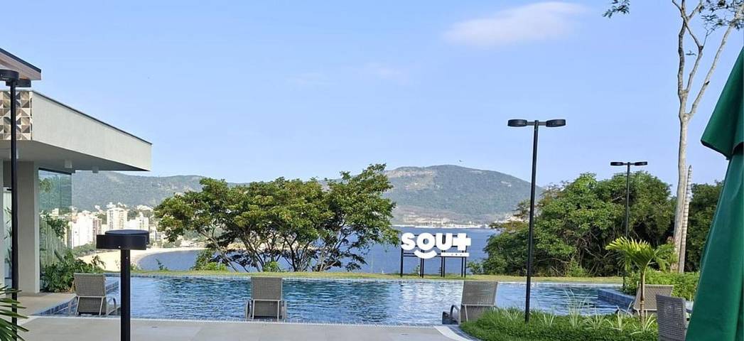 Appartement de vacances pour 4 personnes, avec balcon et piscine ainsi que sauna et vue