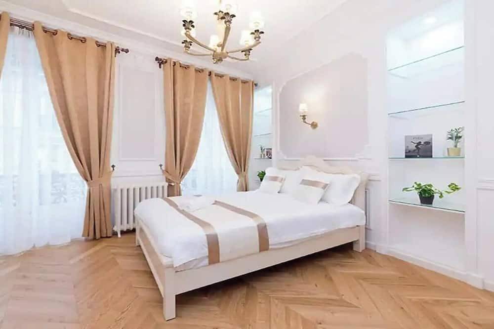 Appartamento intero, Rare !! Luxurious Parisian Haven Near Opera Garnier & Galeries Lafayette-250 Sqm in Parigi, Ile-de-France