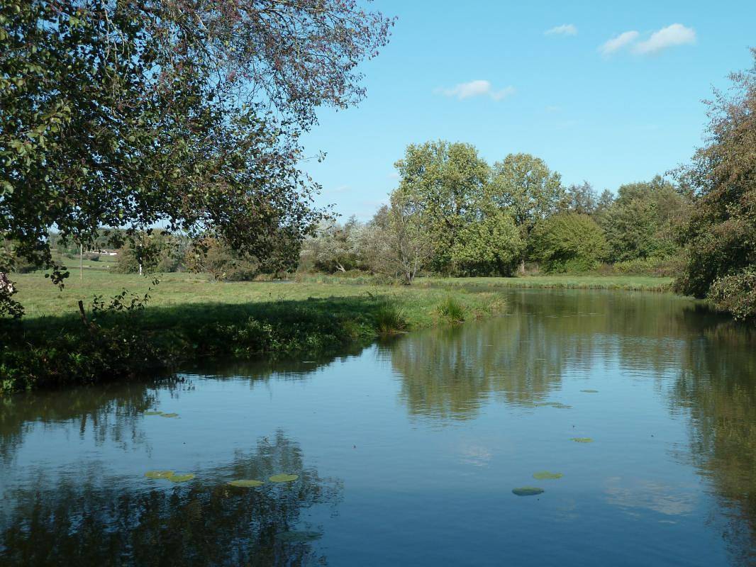 Gîte für 6 Personen mit Garten in Saint-Léger-lès-Paray, Charolles und Umgebung