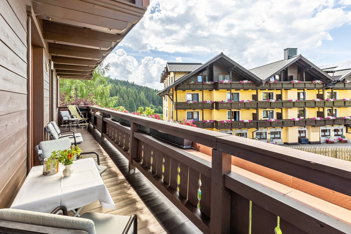 Dreibettzimmer mit Bergblick, Gemeinschaftspool und Wlan in Radstadt, Ski Amadé