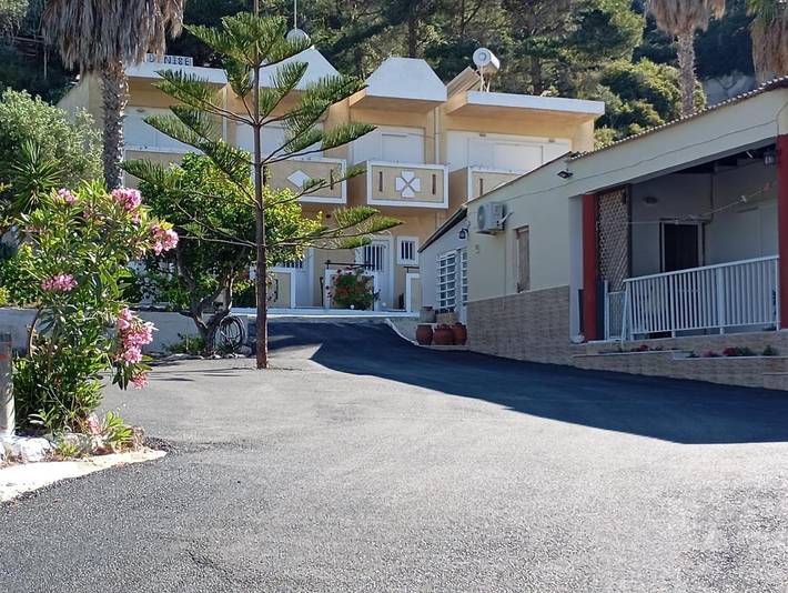 Appart’hôtel pour 3 personnes, avec Balcon et Jardin