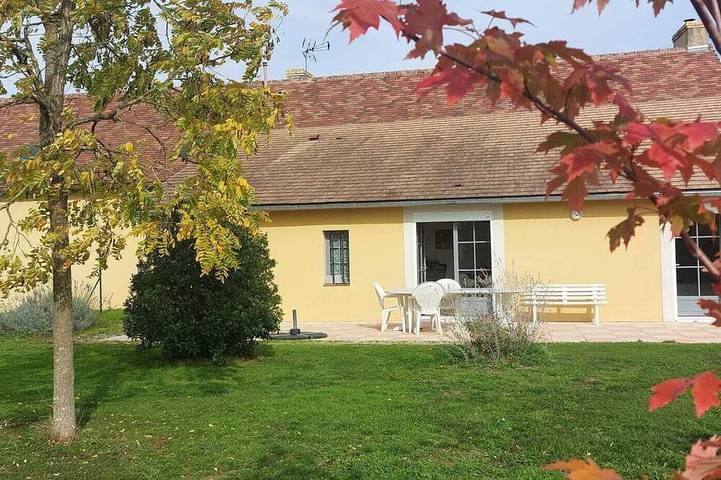 Gîte pour 14 personnes, avec Terrasse et Jardin