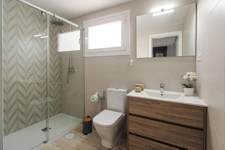 Apartamento entero, 3 bedroom awesome apartment in Benajarafe in Urbanizacion La Esperanza, Vélez-Málaga