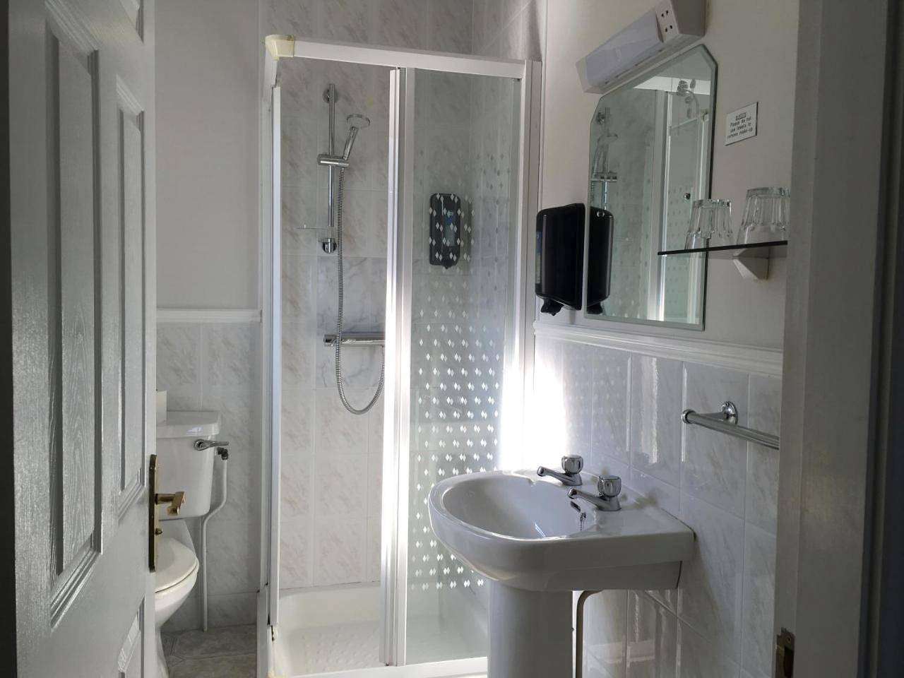 Westwinds Guestlodge in Salthill, Galway