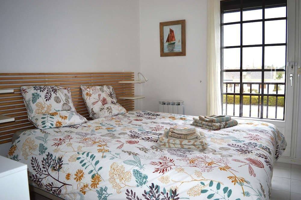 Triplex avec jardinet - wifi - à 400m de la plage in Courseulles-sur-Mer, Région de Caen