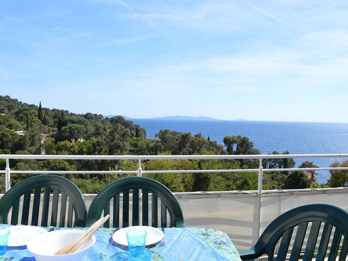 Ferienwohnung für 5 Personen, mit Terrasse und Ausblick in Le Lavandou - 2