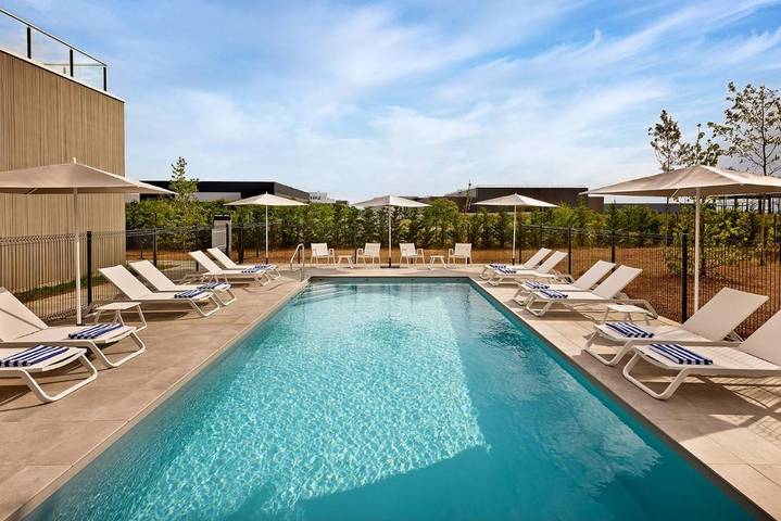 Hôtel pour 2 personnes, avec Terrasse et Piscine à Genas - 2