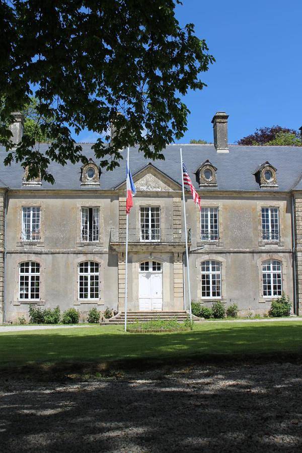 Chambre d’hôte pour 2 personnes, avec Balcon et Terrasse ainsi que Jardin et Vue à Neuville-au-Plain