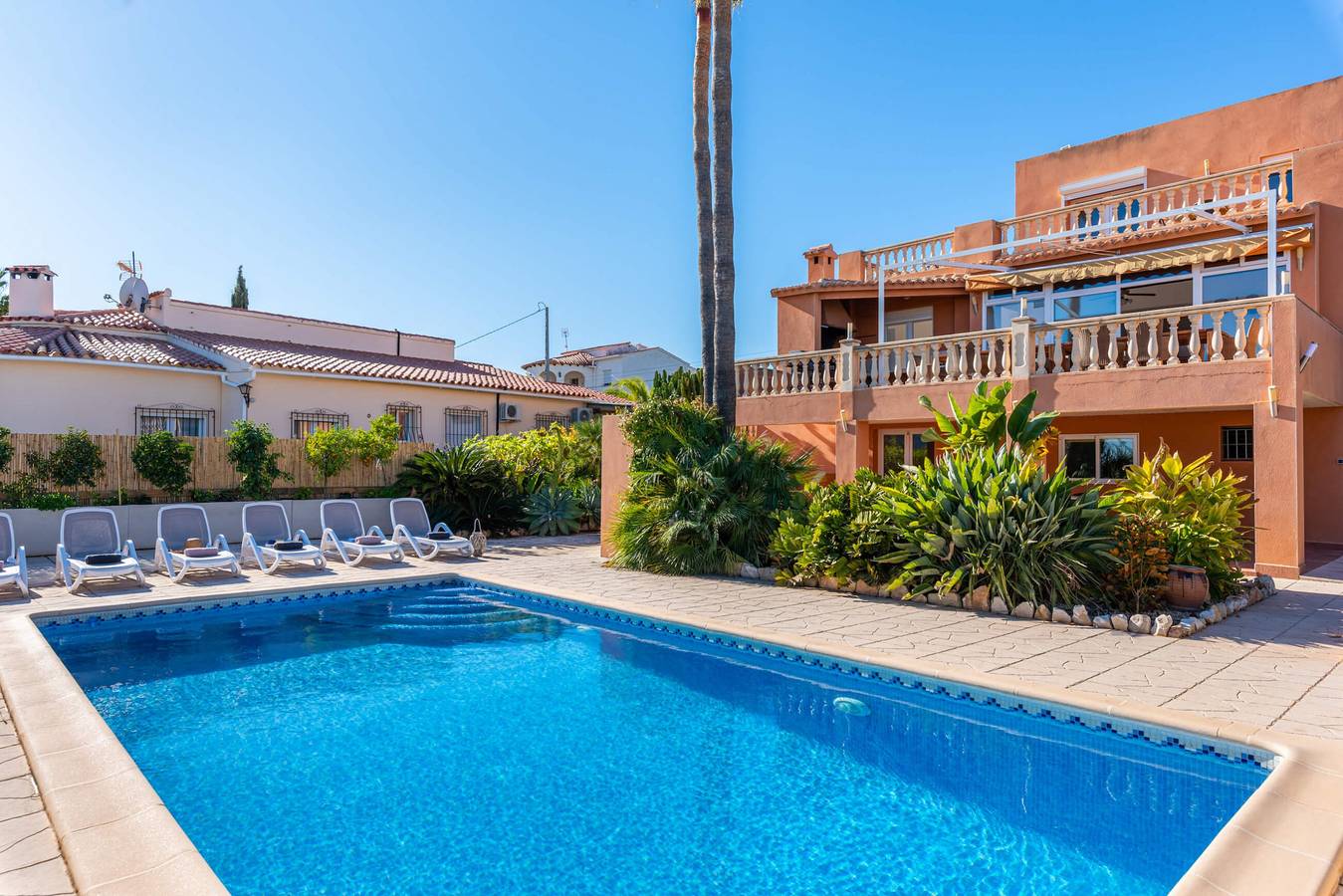 Villa Suenios - Plusholidays in Marisol Park, Calpe