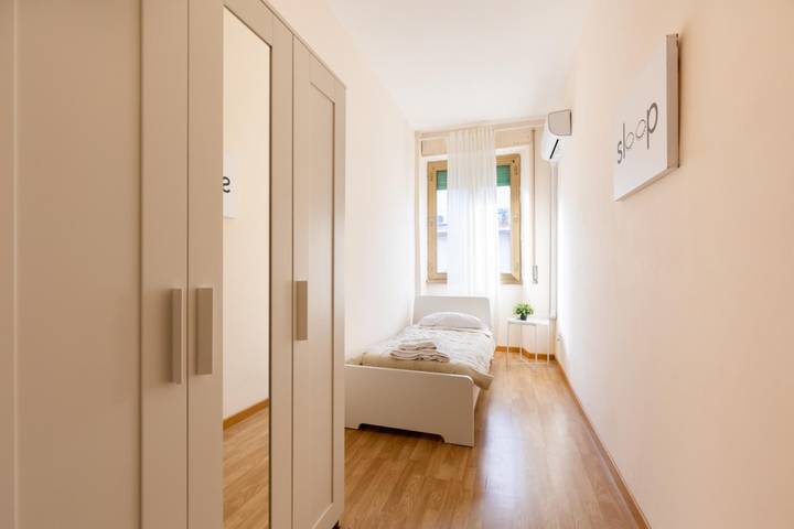 Apartamento entero, Apartamento de vacaciones para 5 personas con balcón/terraza in Roma, Provincia de Roma