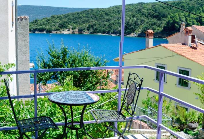 Ferienhaus für 2 Personen, mit Terrasse und Garten