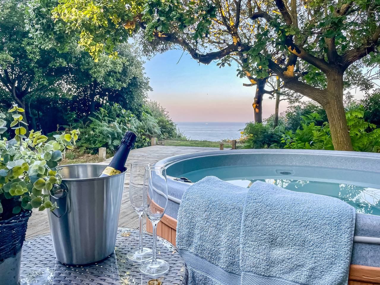 Beachwood in Lowestoft, Sunrise Coast