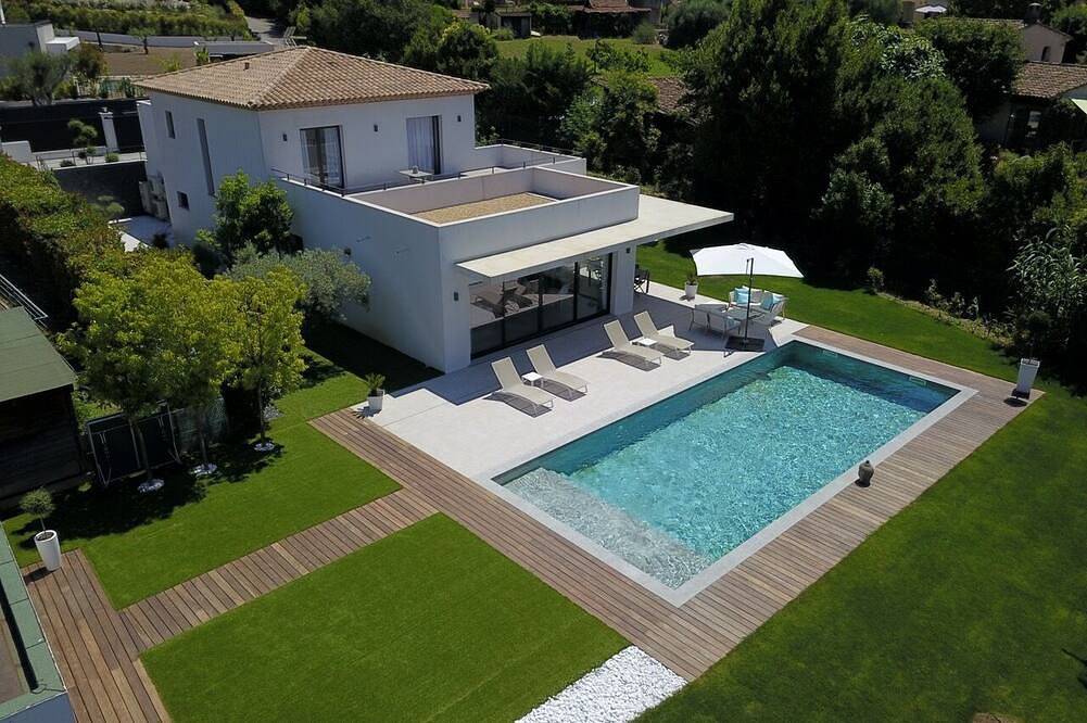 Magnificent Contemporary Villa With Swimming Pool And Tennis Court in Mouans-Sartoux, Cannes region