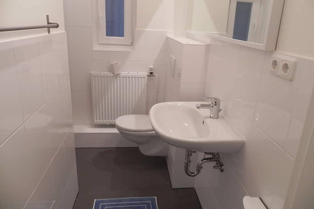 Ganze Wohnung, Modernes 4,5-Zimmer-Apartment für bis zu 10 Personen, inkl. Wlan, in Altona Hamburg, Hamburg