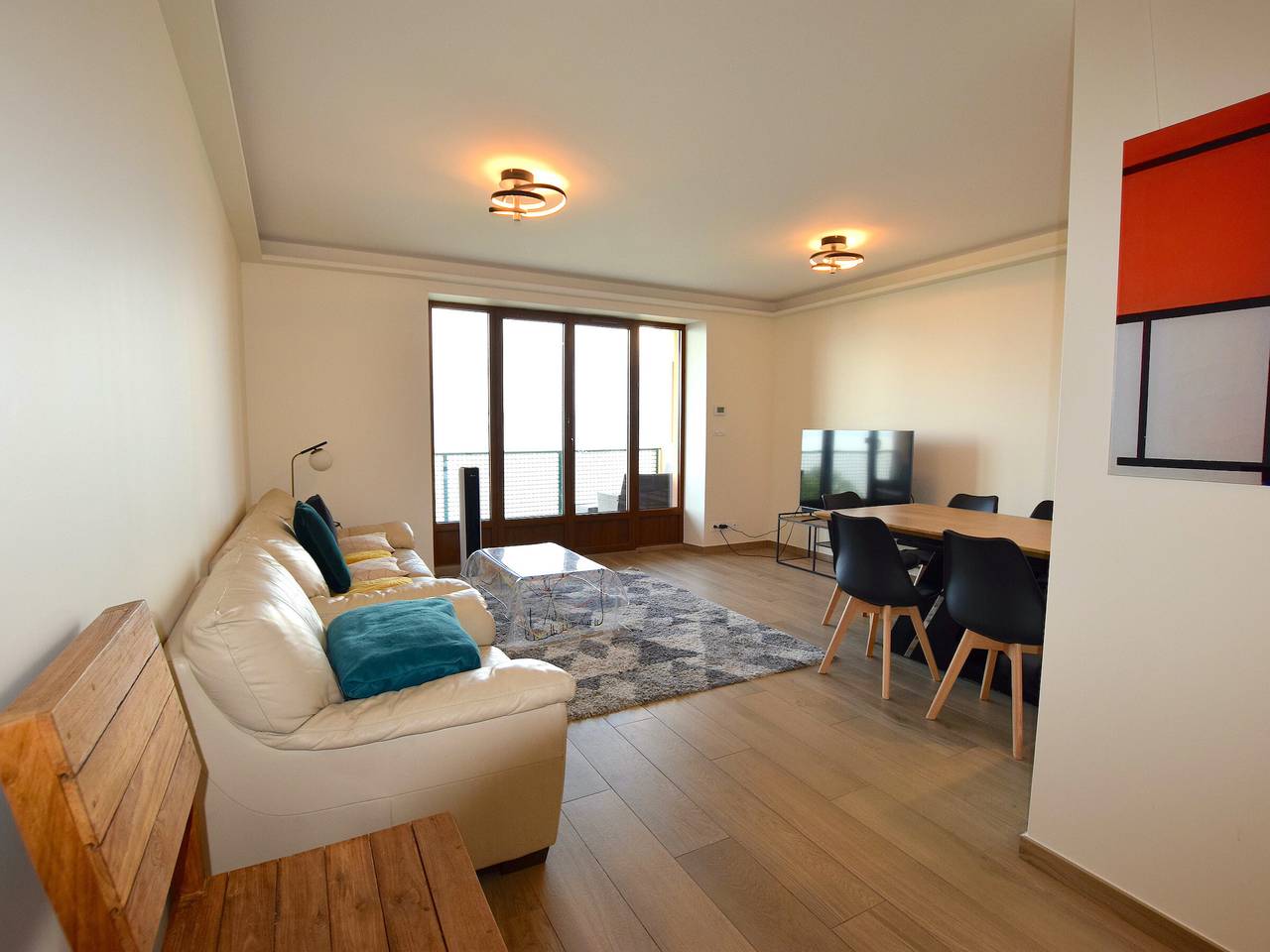 Ganze Wohnung, Geräumige 2-Zimmer-Wohnung mit Wifi in Évian-les-Bains in Évian-les-Bains, Thonon-les-Bains und Umgebung