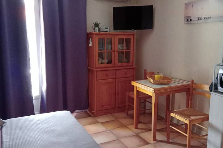 Appartement entier, Beau Studio A Louer  Classe Deux Etoiles in Gréoux-les-Bains, Alpes-de-Haute-Provence