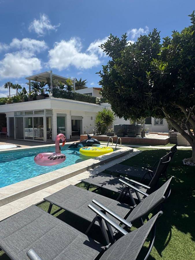 Villa pour 8 personnes, avec jardin ainsi que vue et piscine, animaux acceptés à Costa Adeje
