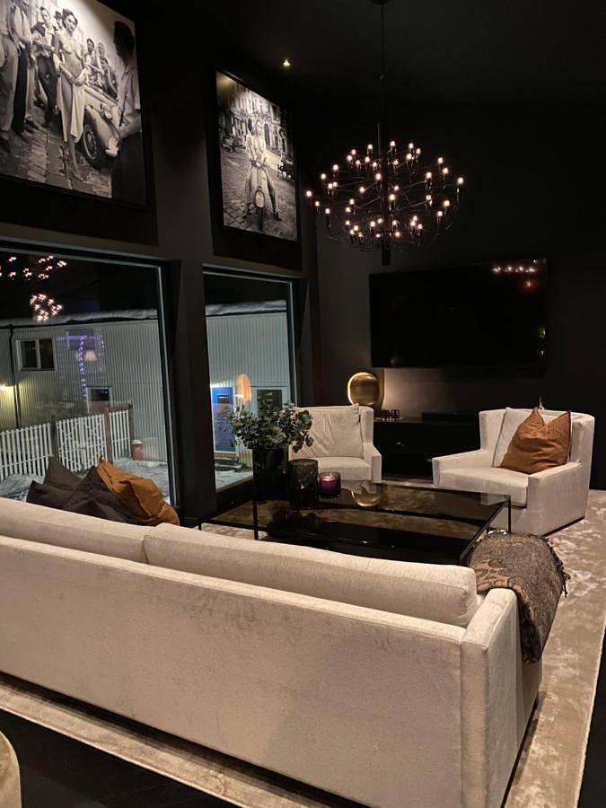 Villa for 4 personer, med hage og innsjøutsikt i tillegg til utsikt i Norge