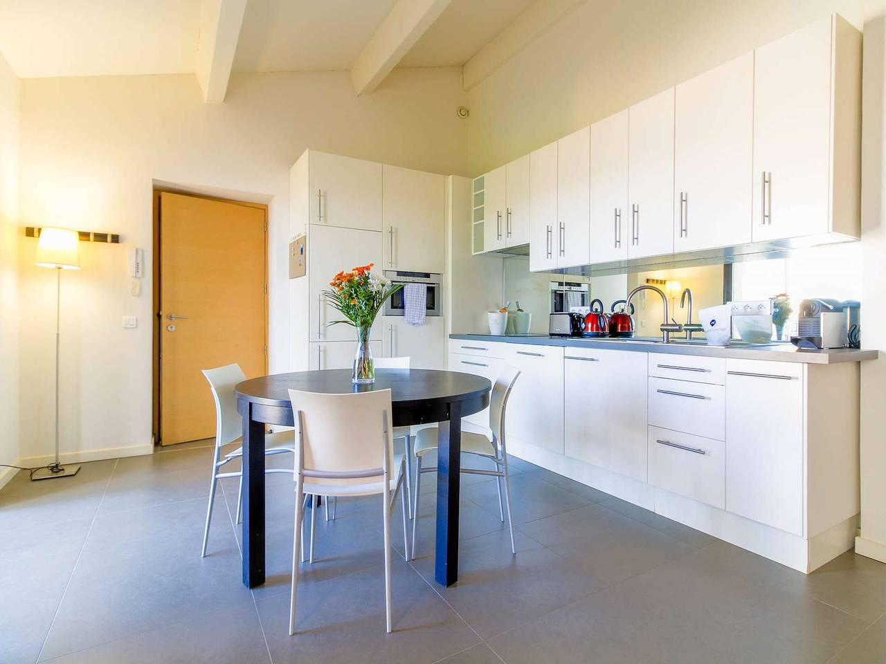 Apartamento entero, Luminoso loft en el centro de Le Lavandou, se admiten mascotas, 2 habitaciones in Le Lavandou, Region de Toulon