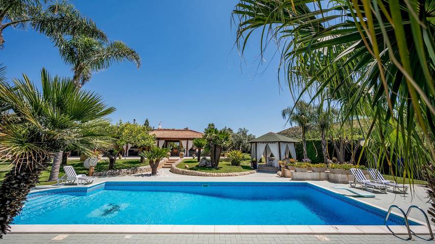 Ferienhaus für 8 Personen, mit Whirlpool und Garten in Chiaramonte Gulfi