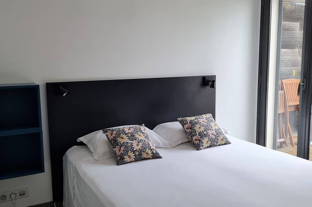 Sete, villa classée 240 m2, à 50 mètres de la plage,1ère ligne mer, piscine in Sète, Côte d'Améthyste