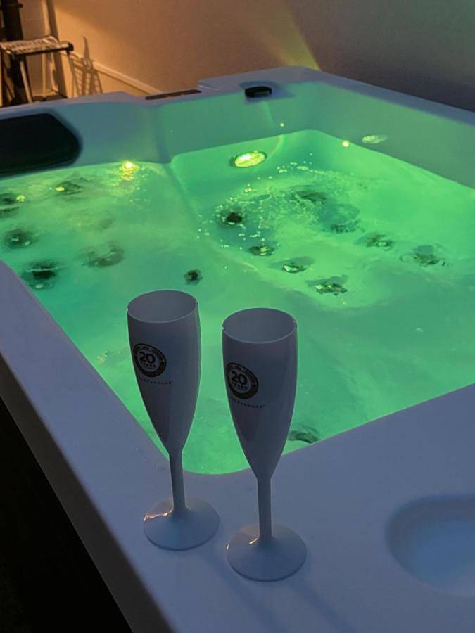 Gîte pour 2 personnes, avec jacuzzi et jardin dans Zoo d'Amnéville - 3