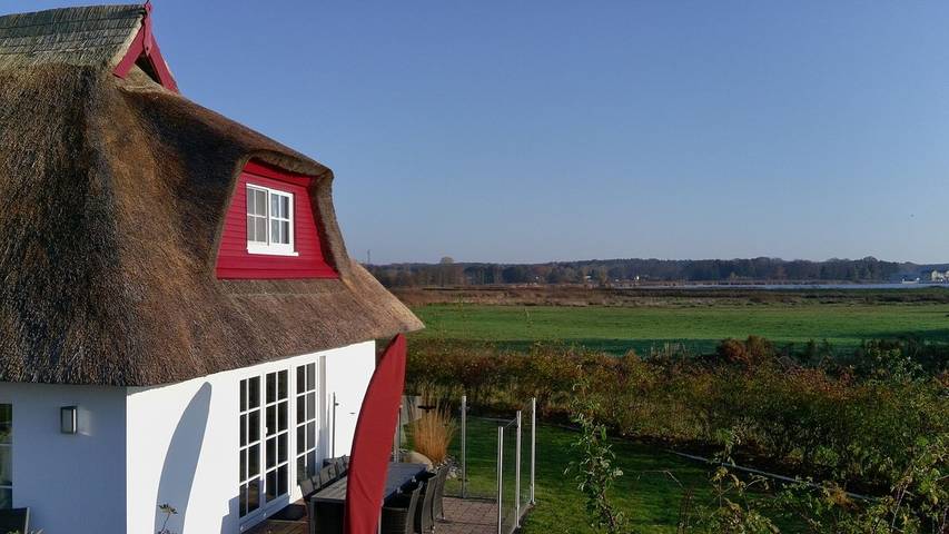 Ferienhaus mit Meerblick für 7 Personen, mit Terrasse und Garten sowie Sauna