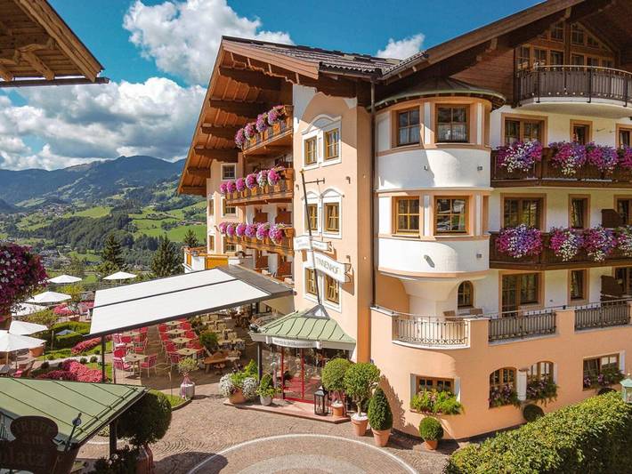 Hotel für 4 Personen, mit Sauna und Whirlpool sowie Garten und Pool in Alpendorf