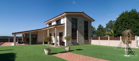 Casa rural para 9 personas, con vistas y jardín en Cee