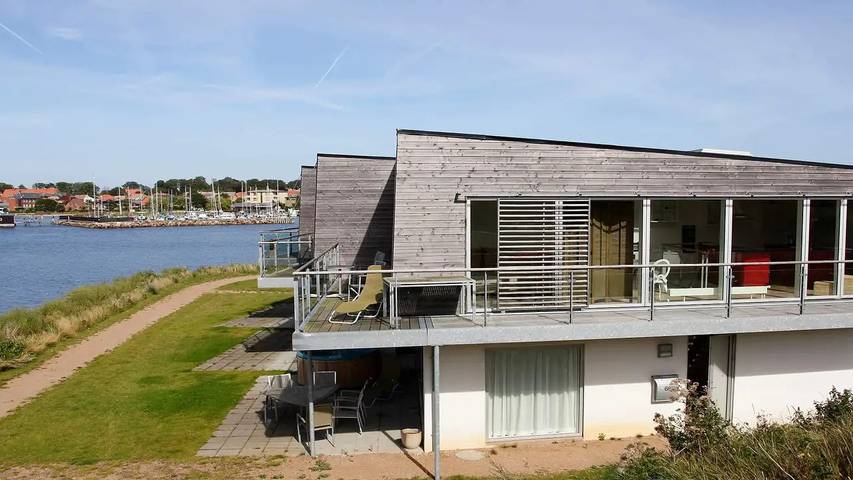 Ferienhaus für 8 Personen, mit Terrasse und Whirlpool auf Møn