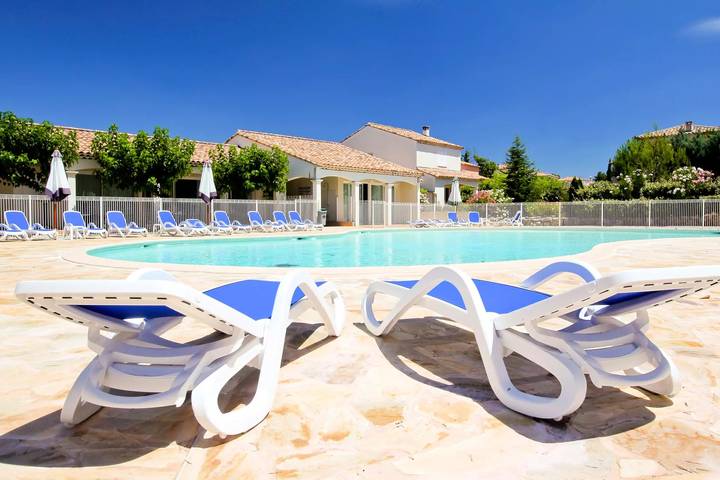 Villa independiente, 2 cuartos de baño 6 personas in Nans-les-Pins, Región Brignoles