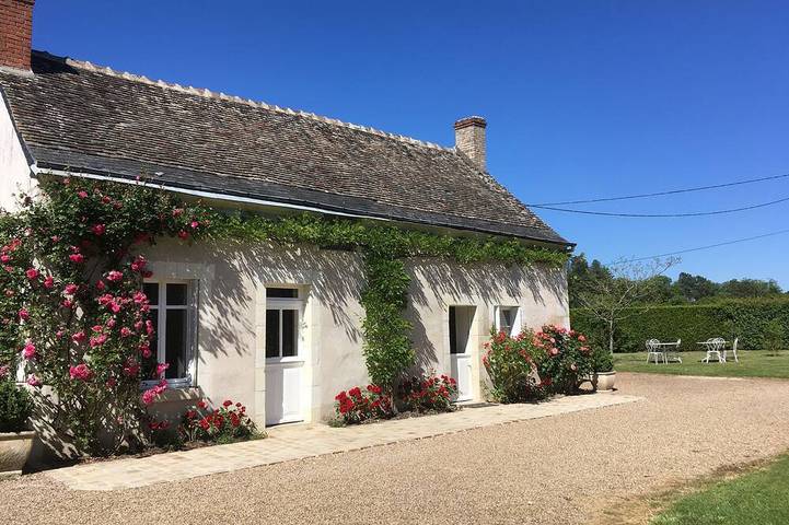 Gîte pour 4 personnes, avec piscine et jardin à Continvoir