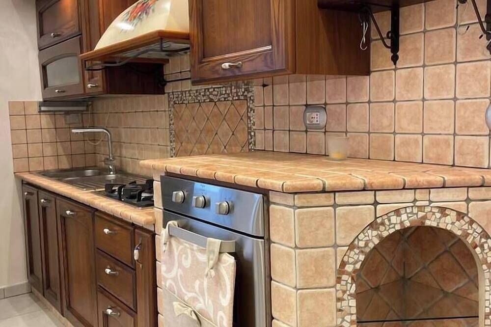 Ganze Wohnung, Home parking near the Airport and beach in Fiumicino, Rom Provinz