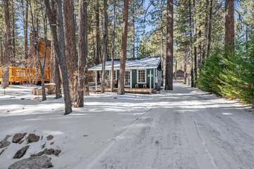 Log Cabin for 3 Guests in Snow Summit, Big Bear Lake, Picture 1