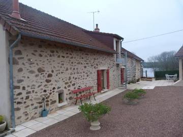 Gîte pour 7 personnes, avec jardin à Mhère