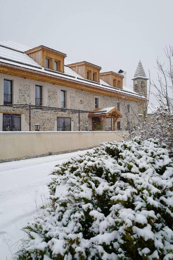 Hôtel pour 2 personnes, avec jardin et jacuzzi ainsi que piscine et sauna