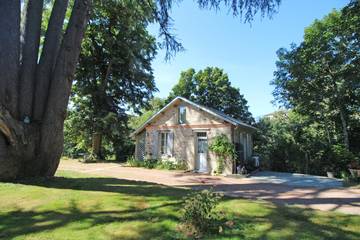 Location de vacances pour 2 personnes, avec jardin à Châteauponsac