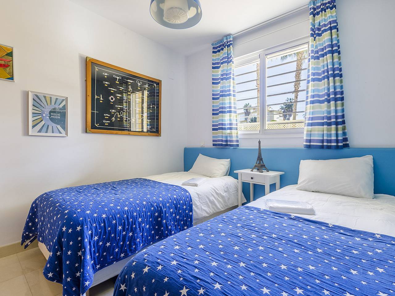 Apartamento entero, Apartamento moderno en Algarrobo Costa con terraza y aire acondicionado in Playa de Mezquitilla (Algarrobo), Algarrobo