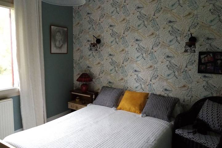 Location de vacances pour 8 personnes, avec terrasse et jardin à Rochechouart - 2