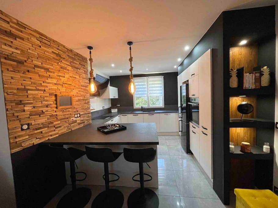 Appartement entier, Two-Bedroom Apartment in Maxéville, Région de Nancy